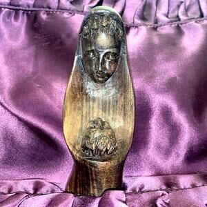 Blessed Virgin Mother Mary Baby Jesus VINTAGE Hand Carved Wood Sculpture 5"